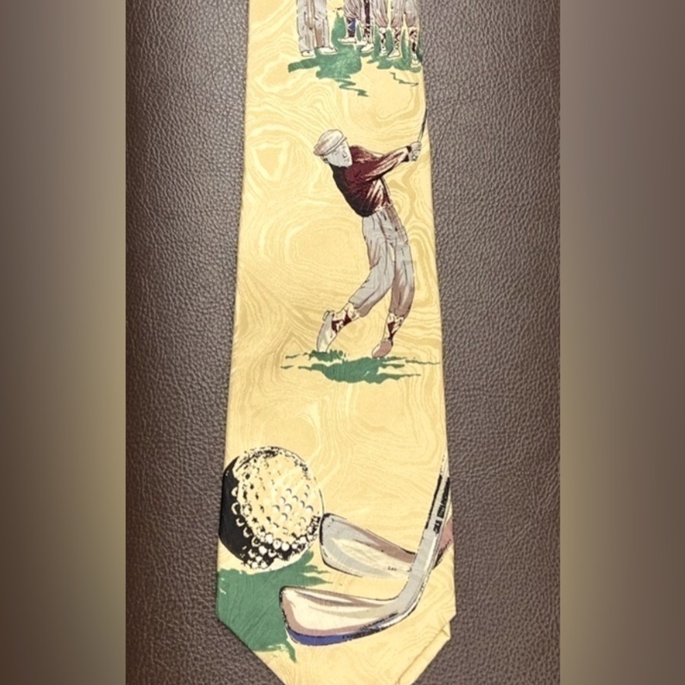 Robert Talbot Golf Necktie - Rare- The Hound Series SF - Like New